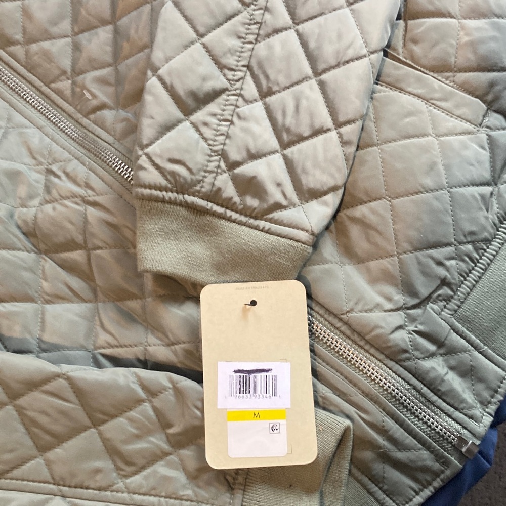 Levi's Sage Quilted Bomber Jacket - Picture 2 of 4